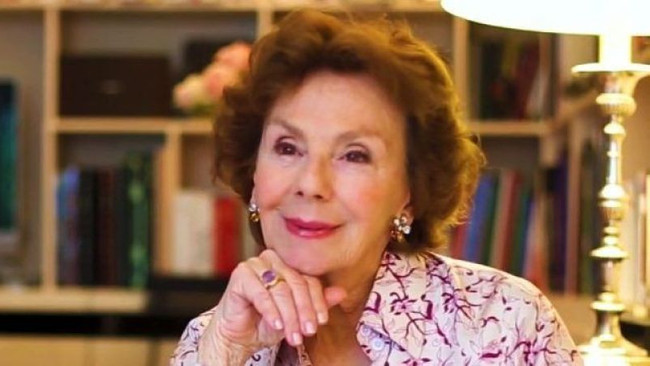 V. Murad'ın torunu Kenize Murad'a Fransa'dan nişan takdim edildi - Resim : 3