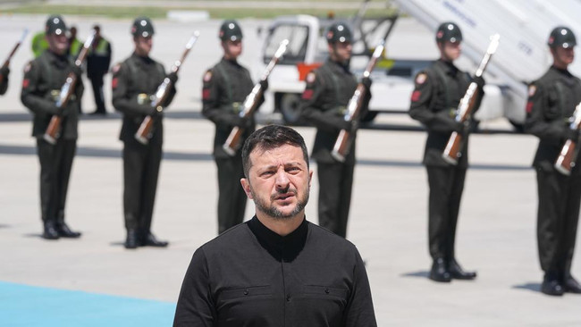 Zelenski’den havalimanında Putin'e net mesaj! 'Erdoğan ile görüştükten sonra…' - Resim : 1