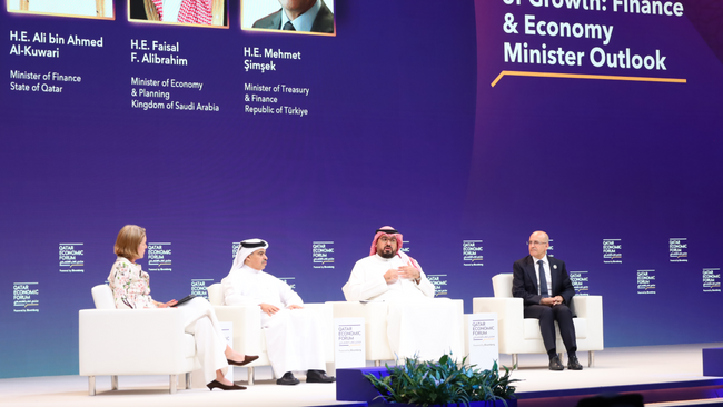 Mehmet Şimşek’e Katar’da Ekrem İmamoğlu sürprizi: Kaçamak yanıtı gündem oldu - Resim : 1