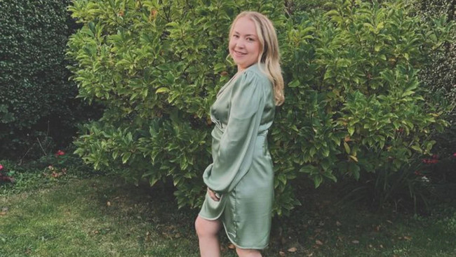 Solaryuma girdi, genç yaşta kanser oldu! - Resim : 1