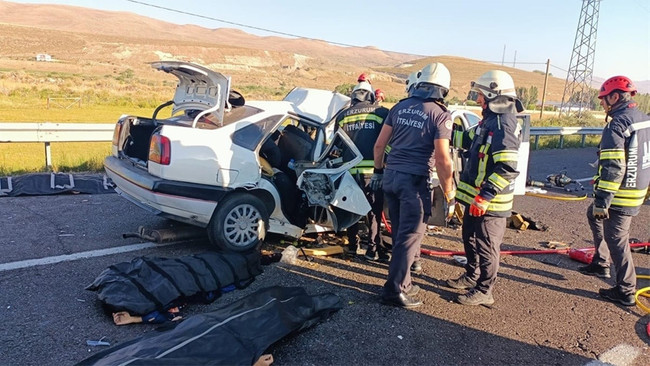 Erzurum'da şerit ihlali faciaya yol açtı! Kaza sonrası ortalık kan gölüne döndü - Resim : 3