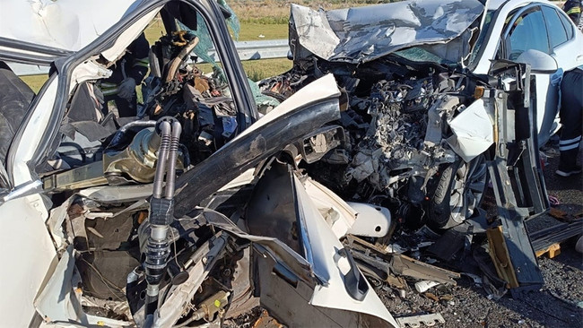 Erzurum'da şerit ihlali faciaya yol açtı! Kaza sonrası ortalık kan gölüne döndü - Resim : 2