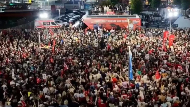 Özel'den Üsküdar'da dikkat çeken AK Parti çıkışı! "Kendi iç kavgasında boğulacak" - Resim : 4