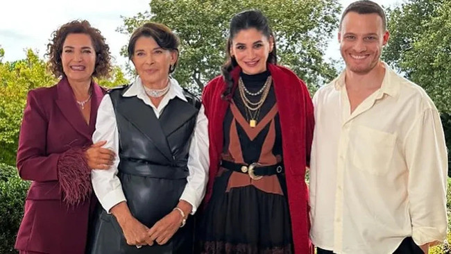 Ünlü oyuncu apar topar diziden çıkarıldı! O sözlerle isyan etti! - Resim : 1