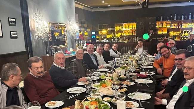 Mehmet Ağar'la aynı masada görüntülenen başsavcı Yargıtay'a atandı - Resim : 1