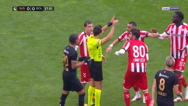 Ne olduğunu kimse çözmedi! Sivasspor-Boluspor maçında tarihe geçen kırmızı kart - Resim : 3