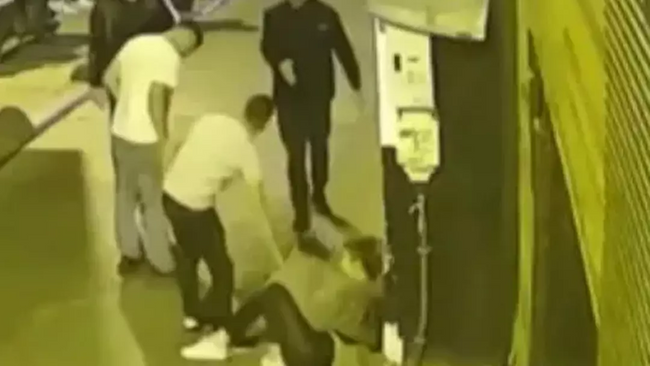 Beyoğlu'nda infial yaratan taciz olayında yeni gelişme: Tahliye edildiler - Resim : 3