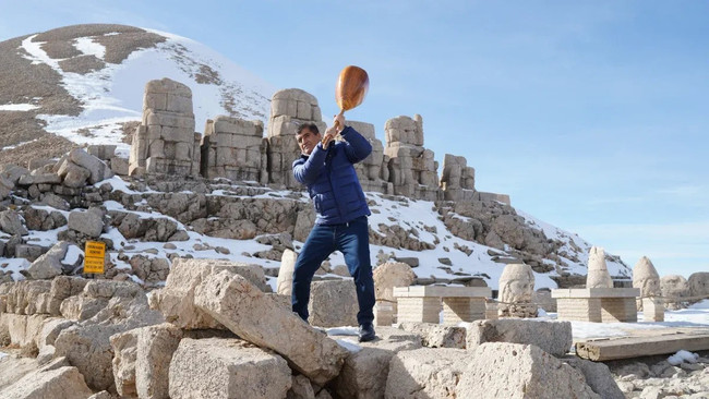 Ünlü türkücü hakkında soruşturma başlatıldı! Sazını parçalamıştı… - Resim : 1