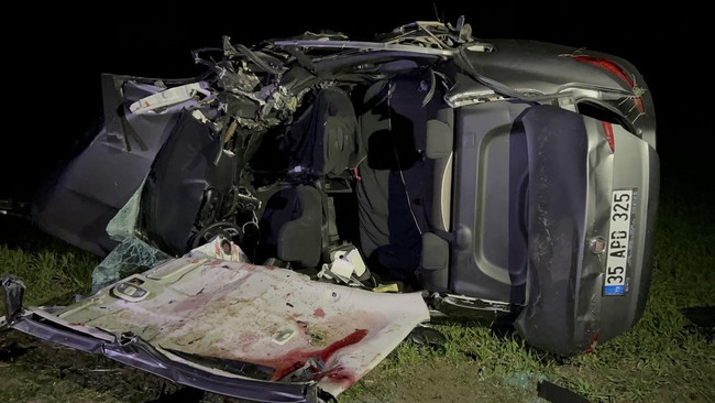 &Ccedil;anakkale'de katliam gibi kaza: 5 kişi &ouml;ld&uuml;! &lsquo;Dur&rsquo; ihtarına uymayan s&uuml;r&uuml;c&uuml;... - Resim : 2