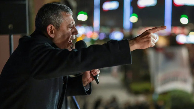 &Ouml;zel 'taht kavgaları' dedi, Erdoğan'a seslendi! "Ama sen ama kuyunu kazan bakan..." - Resim : 2