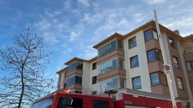 Yangın &ccedil;ıkan evde bı&ccedil;aklanmış halde &ouml;l&uuml; bulundu! CHP'li ismin annesi &ccedil;ıktı - Resim : 2