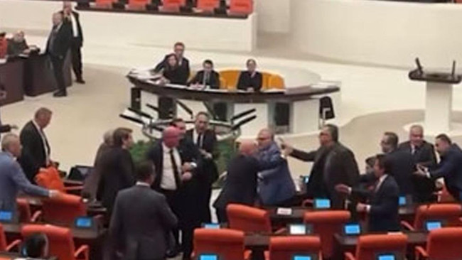 TBMM&rsquo;de İn&ouml;n&uuml; gerilimi! Tek c&uuml;mle ile ortalık karıştı! İsmet'ten kısmete, kısmetten CHP'ye... - Resim : 1