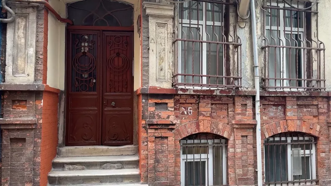 Beyoğlu&rsquo;nda ş&uuml;pheli &ouml;l&uuml;m: İngiliz profes&ouml;r misafir kaldığı evde &ouml;l&uuml; bulundu - Resim : 1