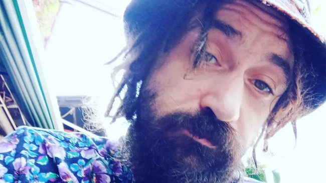 Beyoğlu’nda şüpheli ölüm: İngiliz profesör misafir kaldığı evde ölü bulundu - Resim : 2