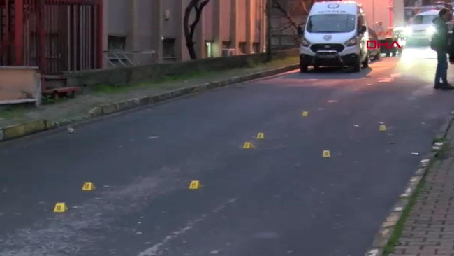 İstanbul’da sokak ortasında silahlı çatışma! - Resim : 1