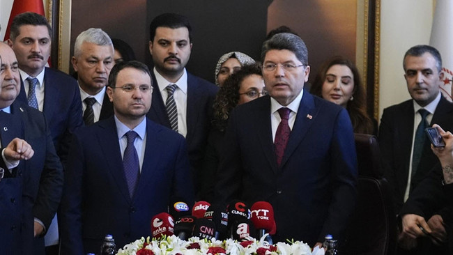 Meclis'te arbede çıkmıştı: Olaylı tören sonrası Bakan Gürlek'ten ilk paylaşım - Resim : 1