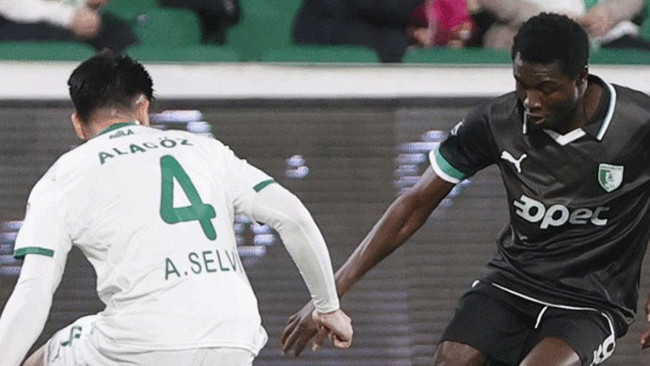 Türkiye Kupası maçında ırkçı saldırı! Stadyumdan çıkarıldı - Resim : 1