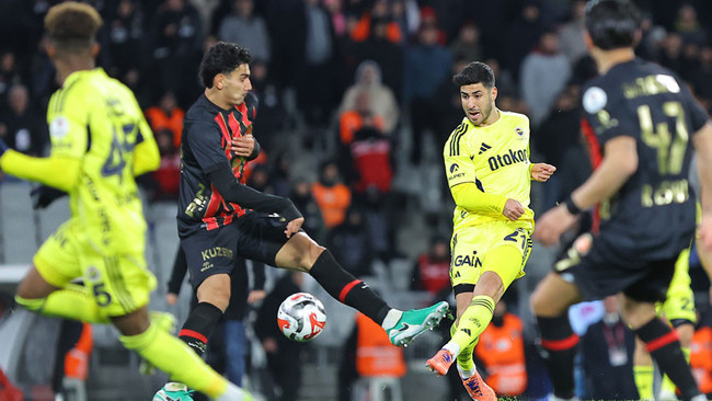 Fenerbahçe yönetiminden acil toplantı kararı! Tedesco ile yollar ayrıldı mı? - Resim : 1