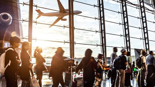 Havayolunda grev! 70 binden fazla uçuş etkilenecek: 12 farklı havalimanında gerçekleşecek - Resim : 1