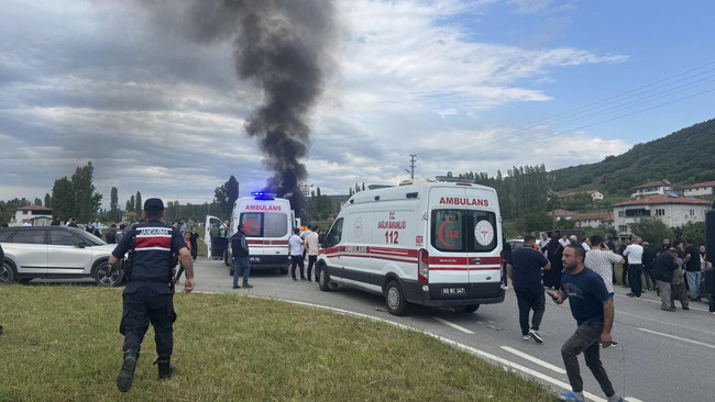 Amasya'da korkunç kaza! Otomobil alev alev yandı... Dede ve torun hayatını kaybetti - Resim : 3