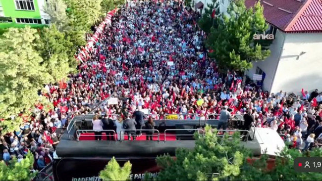 Kılıçdaroğlu destekçisi vekile halktan büyük tepki! CHP'li ismi Özgür Özel kurtardı! - Resim : 1