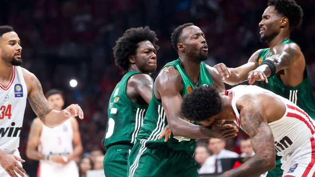 Yunanistan finalinde salon karıştı! Kupa Olympiakos'un, isyan Ergin Ataman'ın! - Resim : 2