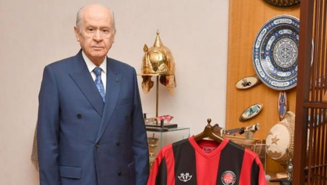 MHP lideri yeni takımından kabul gördü! "Karagümrük çocuğu Devlet Bahçeli!" - Resim : 1