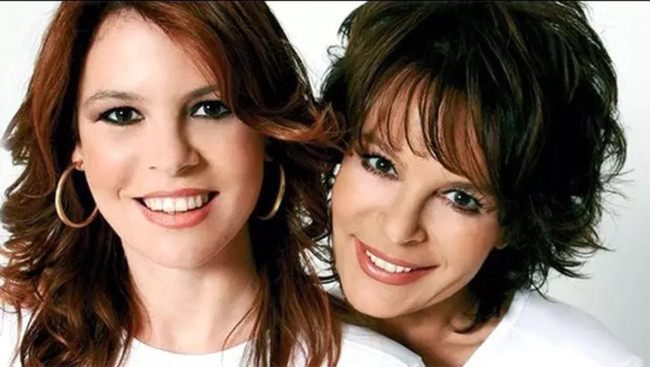 Erdoğan'ın yurt dışı ekibinde sürpriz isim! Ünlü oyuncunun kızı da uçakta yer aldı… - Resim : 1