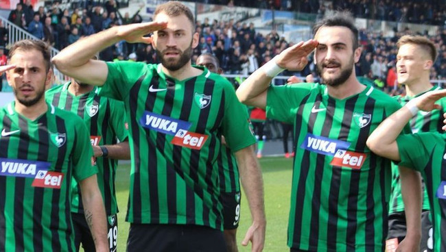 Ünlü futbolcudan Türkiye'yi ağlatan Mehmetçik sözleri! "Kefenim hazır, İdlib'e gönderin!" - Resim : 1