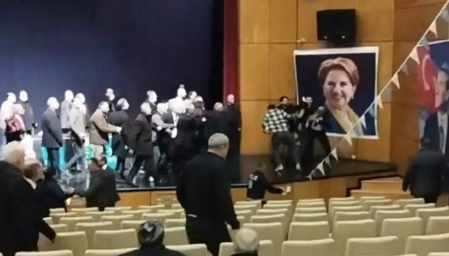 İYİ Parti Kongresi'nde tekmeli yumruklu kavga çıktı! Polis müdahale etti... - Resim : 2