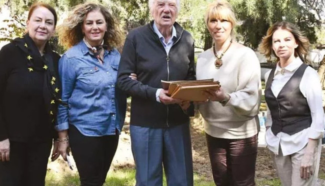 Göksel Arsoy yarım asırlık arşivini TRT'ye bağışladı - Resim : 2