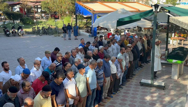 Oyuncu Merve Kayaalp, son yolculuğuna uğurlandı - Resim : 1