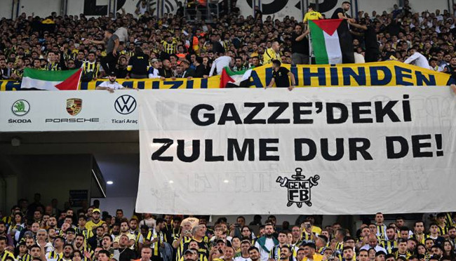 Tribünde Filistin bayrakları, maçta sloganlar! Fenerbahçe'den Filistin’e büyük destek! - Resim : 1