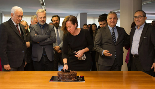 Cumhuriyet Gazetesi’nde devir teslim töreni! Genel Yayın Yönetmeni değişti! - Resim : 1