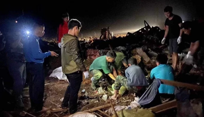 Ünlü yazar Arza Kohen kovuldu - Resim : 1