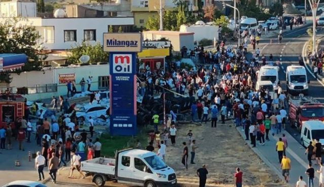 Mardin'deki 20 kişinin can verdiği kazaya ilişkin gözaltına alınan 2 tır şoförü tutuklandı - Resim : 1