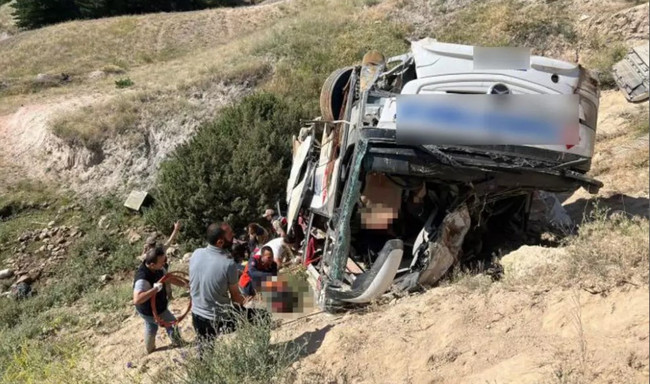 Kars'ta yolcu otobüsü Karakurt Viyadüğü'nden düştü! Çok sayıda ölü ve yaralı var - Resim : 3
