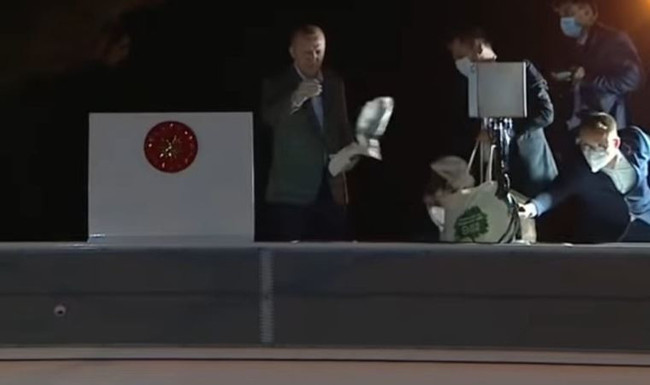 Sınıf başkanı seçilen öğrenciden olay hareket! Erdoğan göndermesi gündem oldu... - Resim : 2