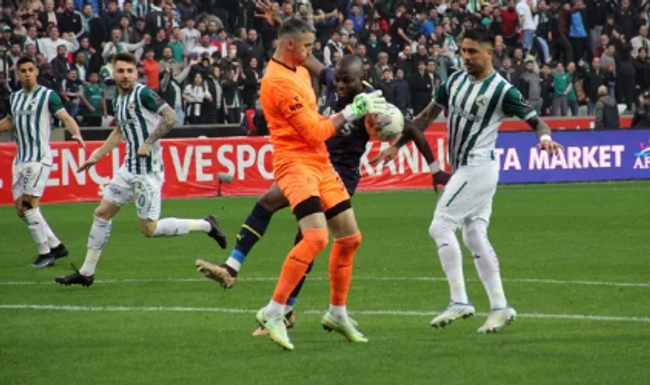 Fenerbahçe, Giresun'da yara aldı! Kanarya, 1-0'ı koruyamadı - Resim : 1