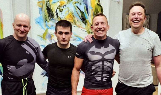 Elon Musk, Zuckerberg 'kafes dövüşü' öncesi ünlü güreşçi St-Pierre ile idman yaptı - Resim : 1