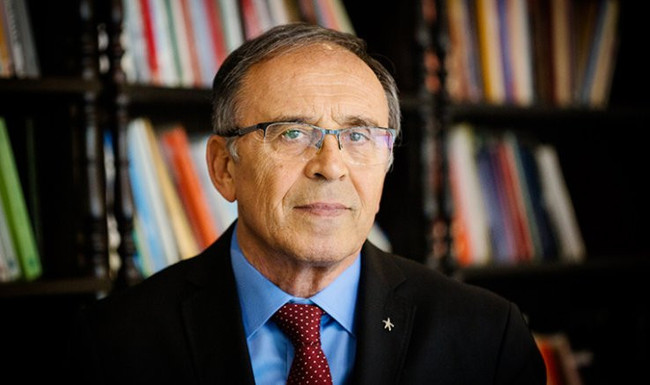 Cumhuriyet Gazetesi'nde sular durulmuyor, Ahmet Yavuz da istifa etti - Resim : 1