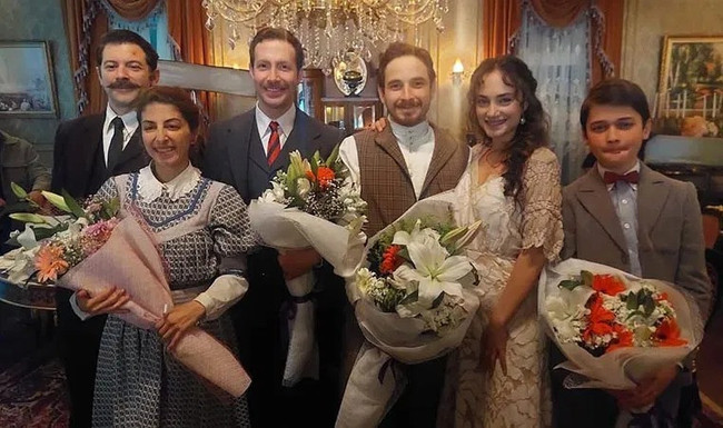 Cem Yiğit Üzümoğlu 'Şakir Paşa Ailesi' dizisine veda etti! 'Yarın kavuşacağımız güne…' - Resim : 1