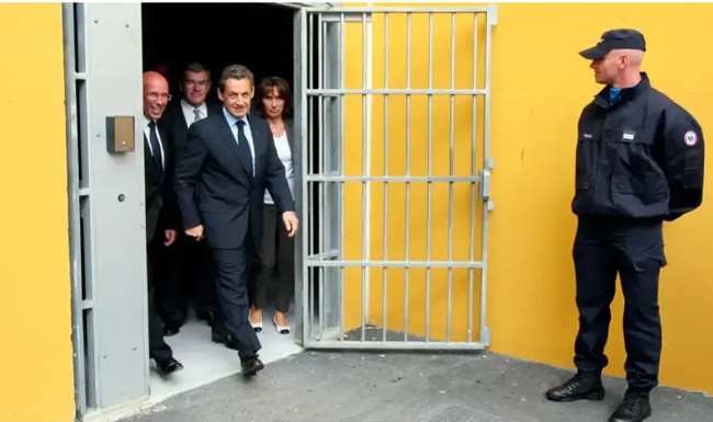 Eski Cumhurbaşkanı yarın hapse girecek! Suç örgütü kurmaktan 5 yıl hapse mahkum edildi - Resim : 2