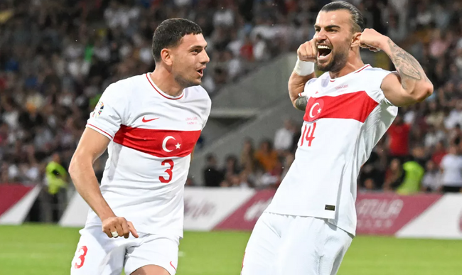 Türkiye, EURO 2024 Elemeleri D Grubu üçüncü maçında Letonya'yı deplasmanda 3-2 mağlup etti - Resim : 1