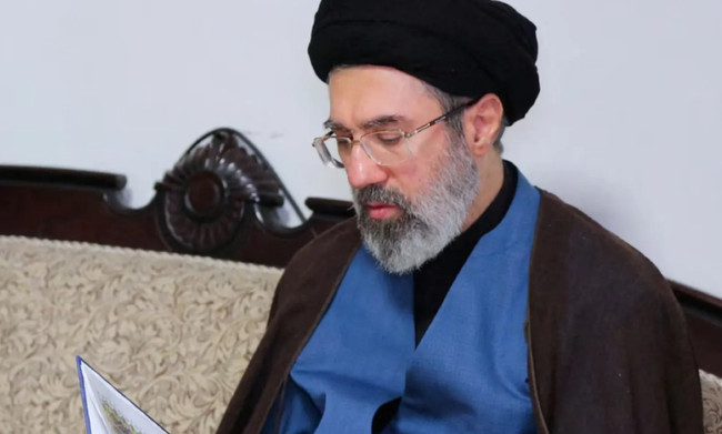 Meclis kararını verdi: İran'ın yeni dini lideri belli oldu - Resim : 1