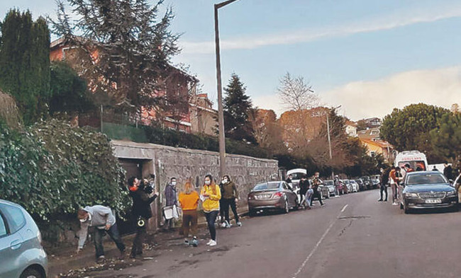 Zekeriyaköylüler dizi film ekiplerine karşı ayaklandı! Mahallemize gelmeyin - Resim : 1