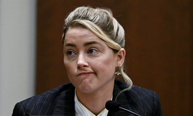 Skandal davada yeni bir aşk mı doğuyor? Johnny Depp’in avukatı dikkat çekiyor - Resim : 4