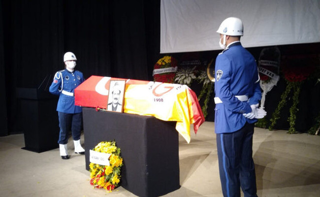 Büyük usta Ferhan Şensoy’a veda! İki kardeş gözyaşlarına boğuldu... - Resim : 10