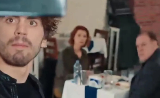 Sadakatsiz dizisine damga vuran sahne! Bu aile fotoğrafında bir kişi eksik! - Resim : 3