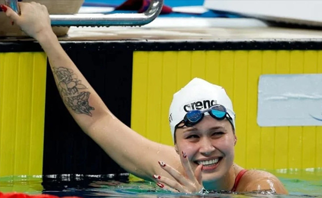 Defne Kurt dünyanın gündeminde! Milli yüzücü 7 günde 5 altın madalya kazandı - Resim : 1
